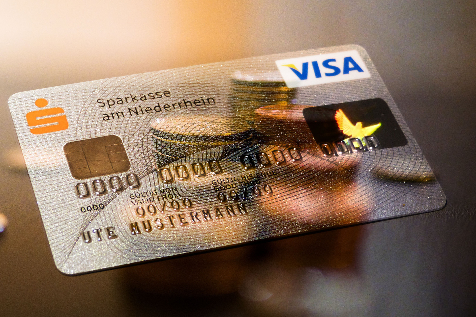 信用卡绑在支付宝上消费好吗？会影响提额吗？